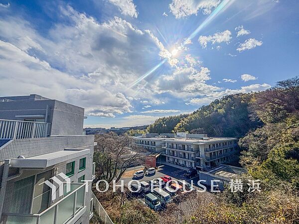 開放的で気持ちの良い眺望と青い空を満喫できます。