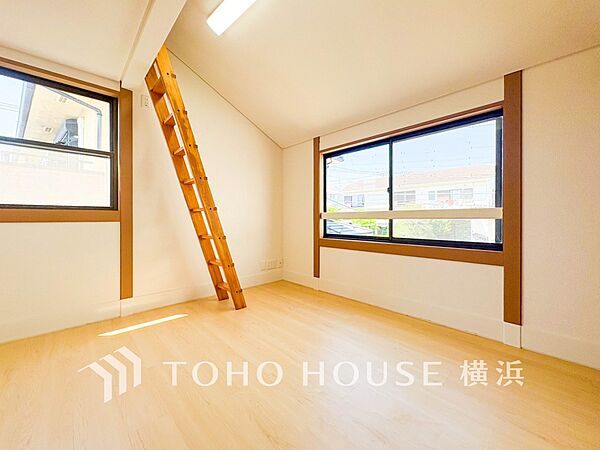 心地よい光と風があふれています。プライベートな自分時間を快適に過ごせるお部屋。