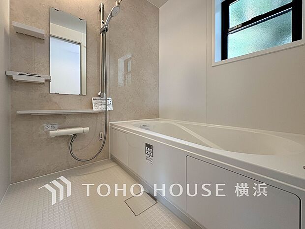 一日の疲れが癒される優雅な時間を堪能できるゆとりあるバスルームです。