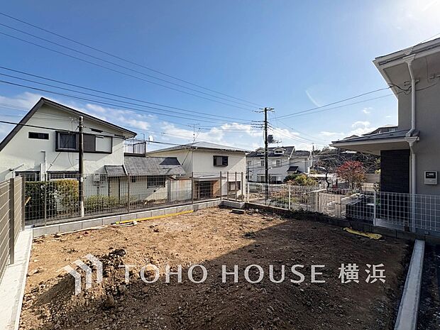 たっぷり降り注ぐ日差しの下バーベキューを楽しんだり、大切な家族やペットと楽しい休日を。