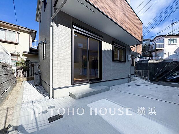 敷地内に駐車スペースがあると、日々の暮らしのをスムーズに運ぶ事が出来ます。