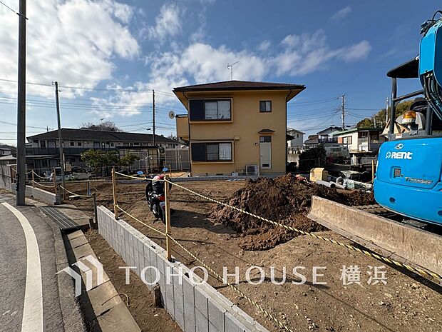 十分な広さのカースペースは、お車2台分の広さがあります。(2026年1月撮影)