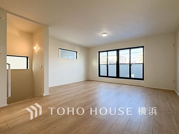 開放感あるリビングダイニング。ご家族とのんびりしたひと時を過ごせますね。