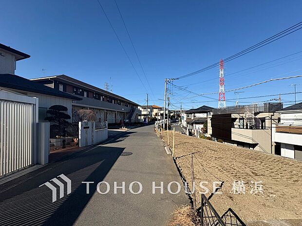 生活利便に優れた住環境に立地し、ゆとりある生活が送れます。（2026年1月撮影）