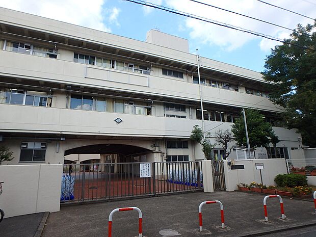 横浜市立西寺尾小学校 850m