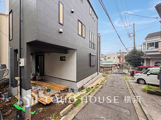 お住まいの顔となる玄関。住まう方のプライドを満たすクオリティを備えています。