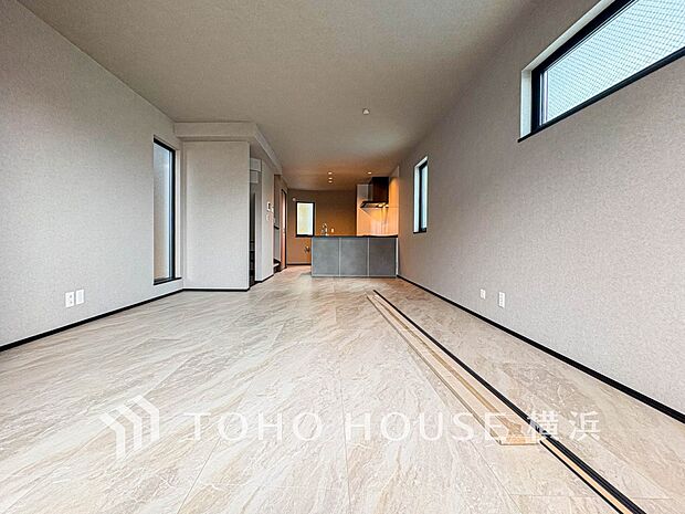 家族と過ごす時間を大切にしたい方にぴったりの明るくゆとりある住空間です。