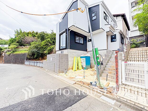 生活利便に優れた住環境に立地し、ゆとりある生活が送れます。（2026年8月撮影）
