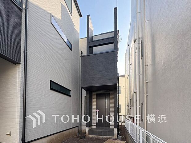 表現された空間は豊かな光と風を纏い、暮らしの時間を豊かにしてくれます。