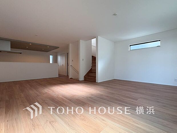 あたたかい日差しがたっぷり降り注ぐLDKは自然と家族の顔があかるい笑顔に。