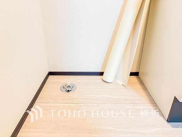 洗濯機を配置しても十分なスペースを確保した設計となっております。