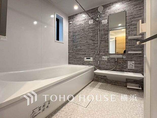 一日の疲れが癒される優雅な時間を堪能できるゆとりあるバスルームです。