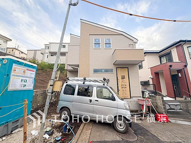 お住まいの顔となる玄関。住まう方のプライドを満たすクオリティを備えています。（2026年1月撮影）