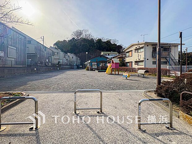 本牧大鳥公園　20m　緑豊かな環境で、夏には「お馬流し」などの神事や祭りの会場となり、地域の伝統を支える拠点です。 