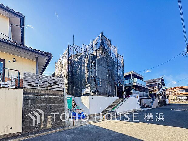 暖かな陽光と爽やかな風がハーモニーを奏でる上質な空間を愉しむ暮らし。（2026年1月撮影）