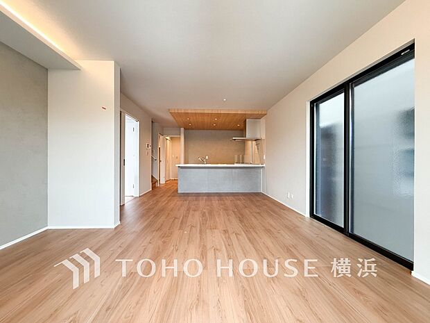 家族と過ごす時間を大切にしたい方にぴったりの明るくゆとりある住空間です。