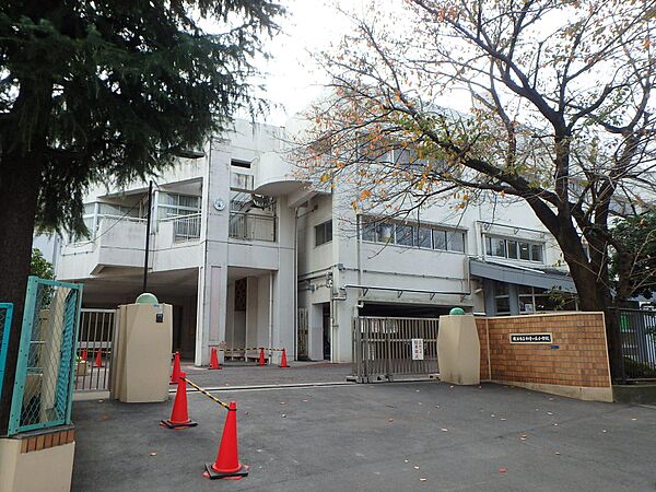 横浜市立初音が丘小学校　400m　