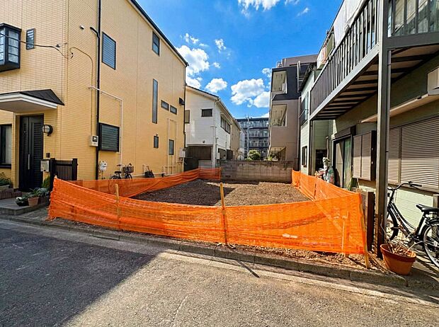 子育て環境、生活利便に優れた住環境に立地し、ゆとりある生活が送れます。(2026年1月撮影)