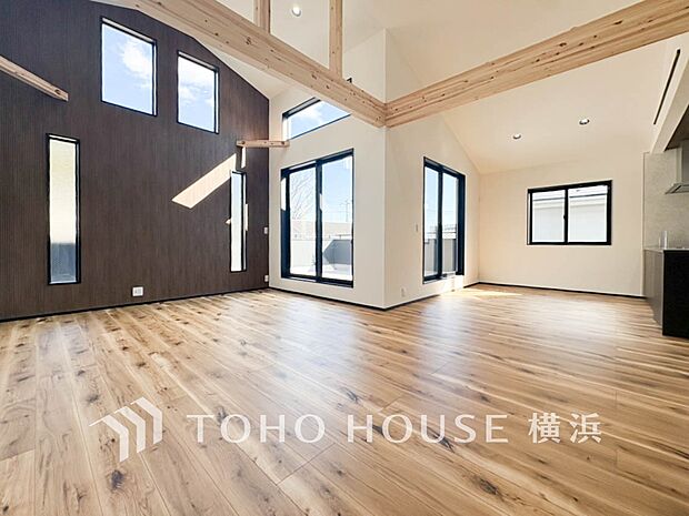 家族と過ごす時間を大切にしたい方にぴったりの明るくゆとりある住空間です。