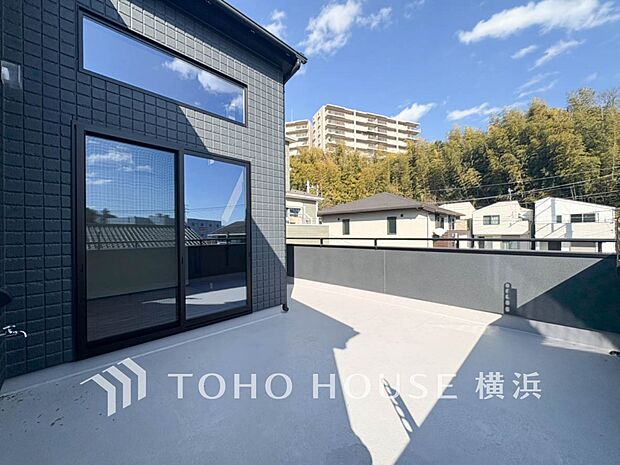 お部屋にも爽やかな風と暖かく柔らかな日差しが差し込み、毎日の暮らしを豊かに彩ります。