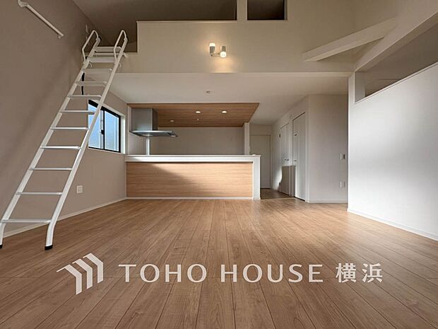 対面キッチンでリビングのご家族と会話を楽しみながらお料理できます。