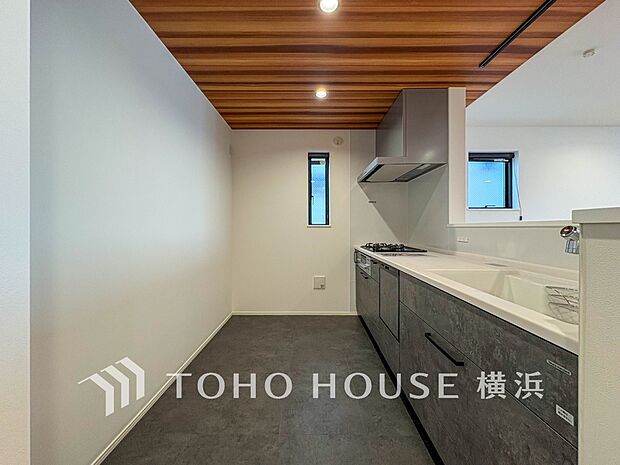 家族の健康を支えるキッチン。毎日使う場所だから気持よく使えて、居心地の良い空間に。