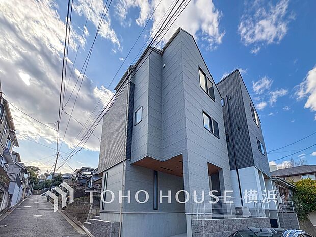 表現された空間は豊かな光と風を纏い、暮らしの時間を豊かにしてくれます。