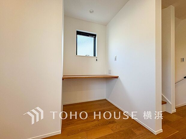 ちょっとしたデスクワークにもマルチに利用可能なワークスペース。