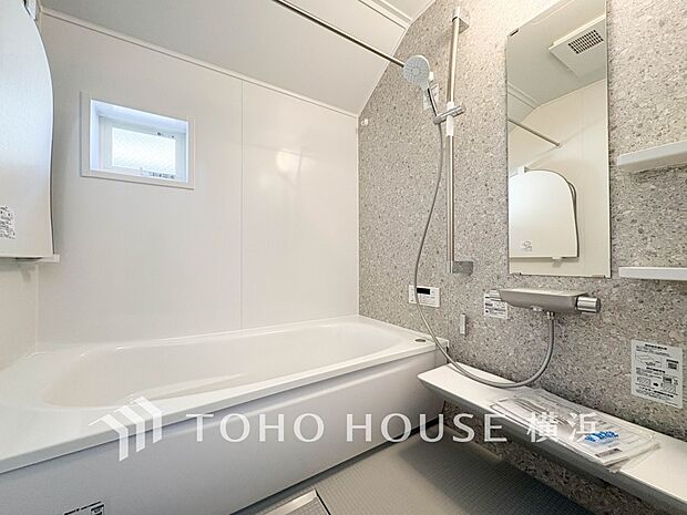 一日の疲れが癒される優雅な時間を堪能できるゆとりあるバスルームです。