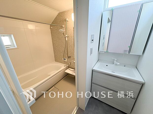 脱衣スペースを含む空間はゆとりの広さを設け、スッキリ保てます。