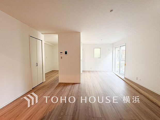 環境の良い場所にセンス良く暮らしたい、こだわりの室内には至福のシーンが繰り広げられます。