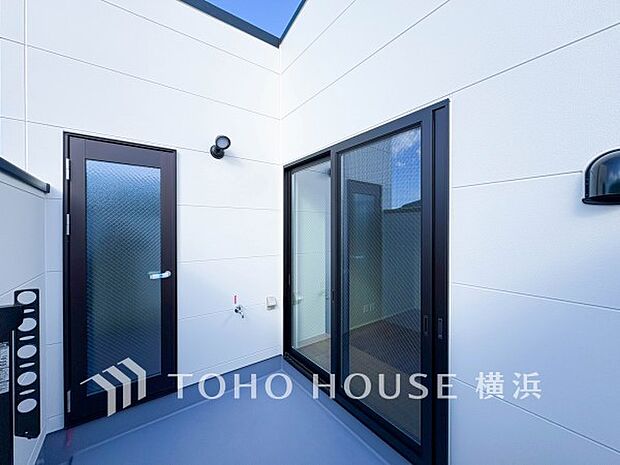 心地よい陽射しや暖かな風を楽しむことが出来るバルコニー。