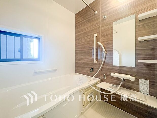 一日の疲れが癒される優雅な時間を堪能できるゆとりあるバスルームです。