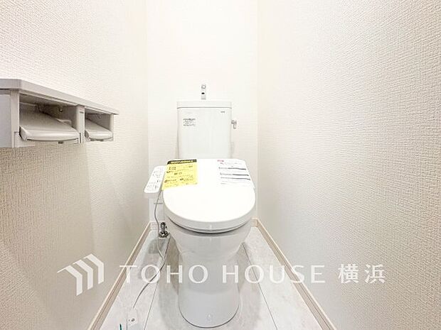 清潔感溢れるトイレ。落ち着いた空間で安らぎのひとときをお過ごしいただけます。