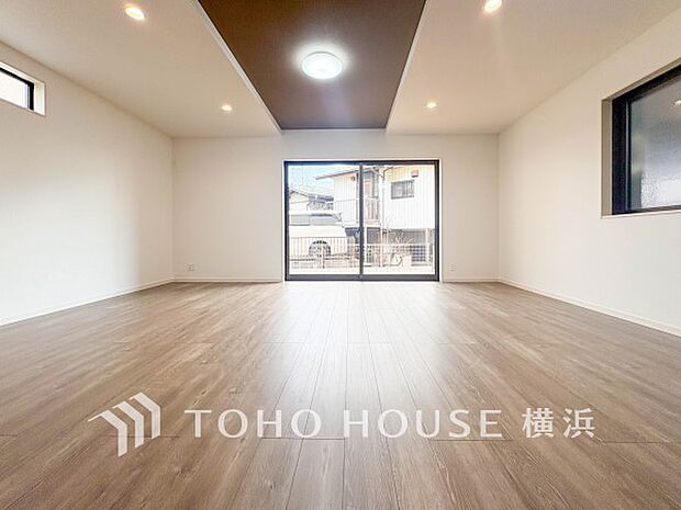 開放感あるリビングダイニング。ご家族とのんびりしたひと時を過ごせますね。