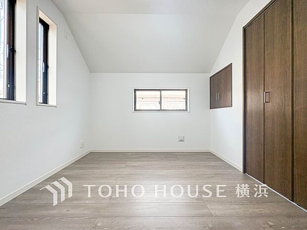 収納スペースもあり、生活しやすい居住スペースです。