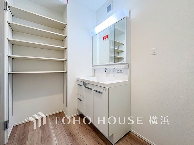 ご家族の1日が始まり、1日の終わりを締めくくる洗面空間。