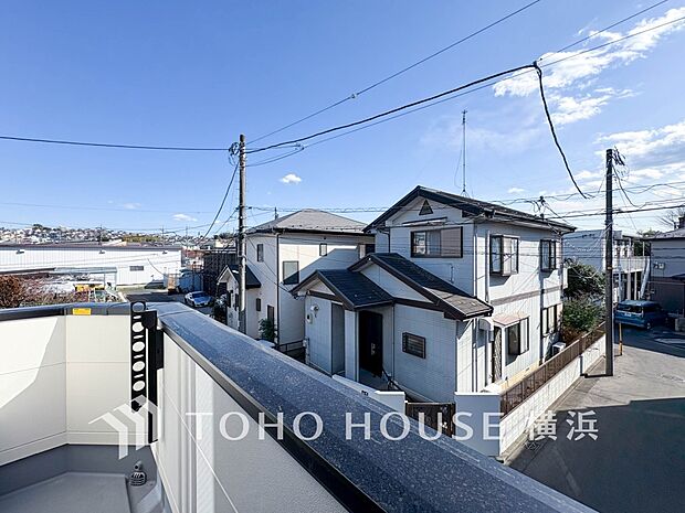 心地よい陽射しや暖かな風を楽しむことが出来るバルコニー。