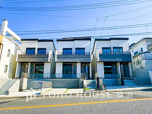 時代の流れに惑わされないシックなカラートーンで街並みに溶け込む外観。