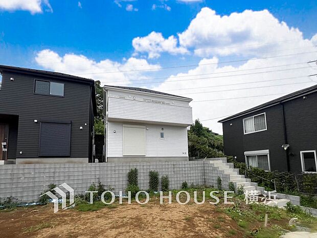 敷地内に駐車スペースがあると、日々の暮らしのをスムーズに運ぶ事が出来ます。