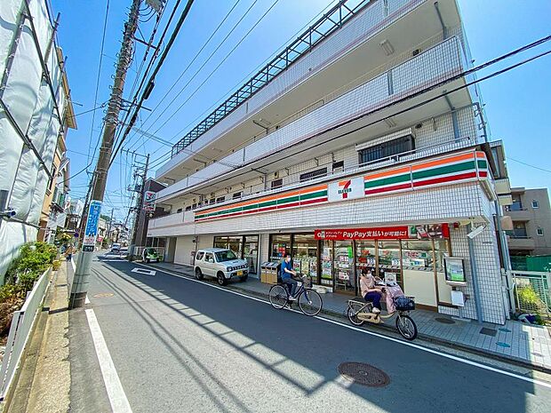 セブンイレブン横浜太尾町店 400m オリジナルブランド商品やホットスナック・コーヒーも人気です。