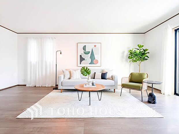 家族と過ごす時間を大切にしたい方にぴったりの明るくゆとりある住空間です。(家具はAI加工です)