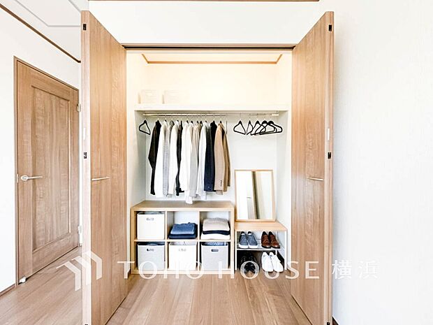 たっぷりとした収納スペース。荷物の多いご家族も安心です。(装飾品はAI加工です)