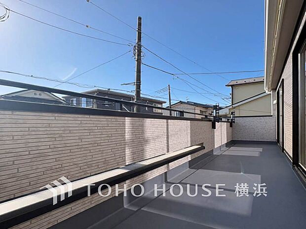 お部屋にも爽やかな風と暖かく柔らかな日差しが差し込み、毎日の暮らしを豊かに彩ります。