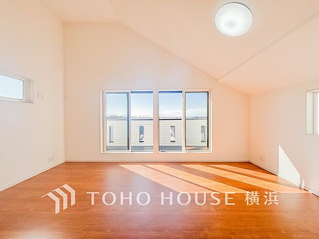 ここはみんなが集い、食事と楽しい会話が始まるスペース。