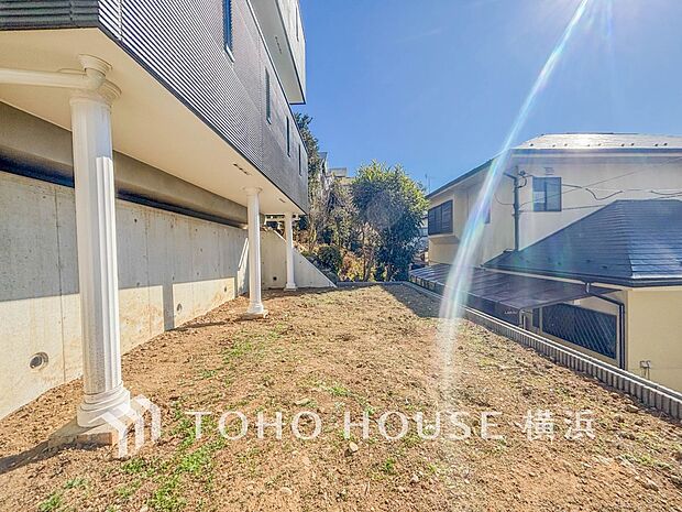 毎日の暮らしの中に癒しを与えてくれるお庭スペース。