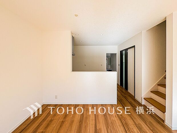 対面キッチンでリビングのご家族と会話を楽しみながらお料理できます。