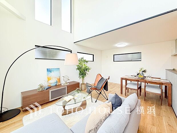 落ち着いた雰囲気に包まれた伸びやかな空間で、ゆったりと家族団らんの時間を過ごせます。