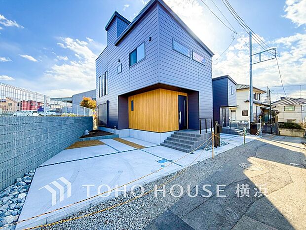 十分な広さのカースペースは、お車2台分の広さがあります。