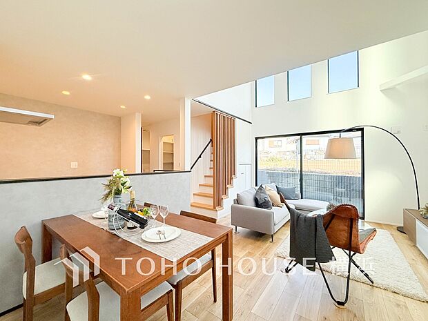 対面キッチンでリビングのご家族と会話を楽しみながらお料理できます。